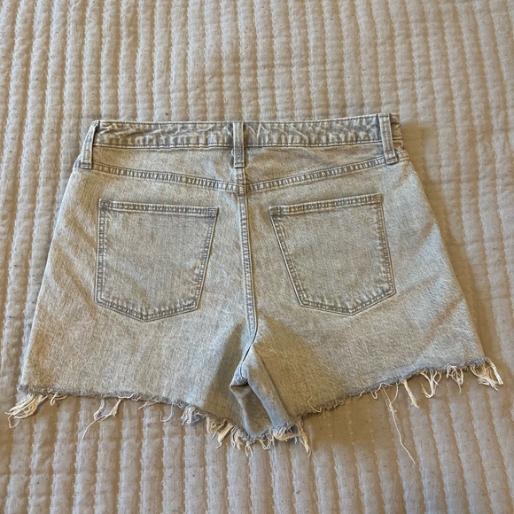 Universal Thread button fly shorts! - Picture 3 of 3